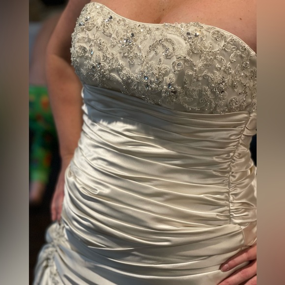 Maggie Sottero Ambrosia NWOT Size 8, Ivory - Picture 3 of 14